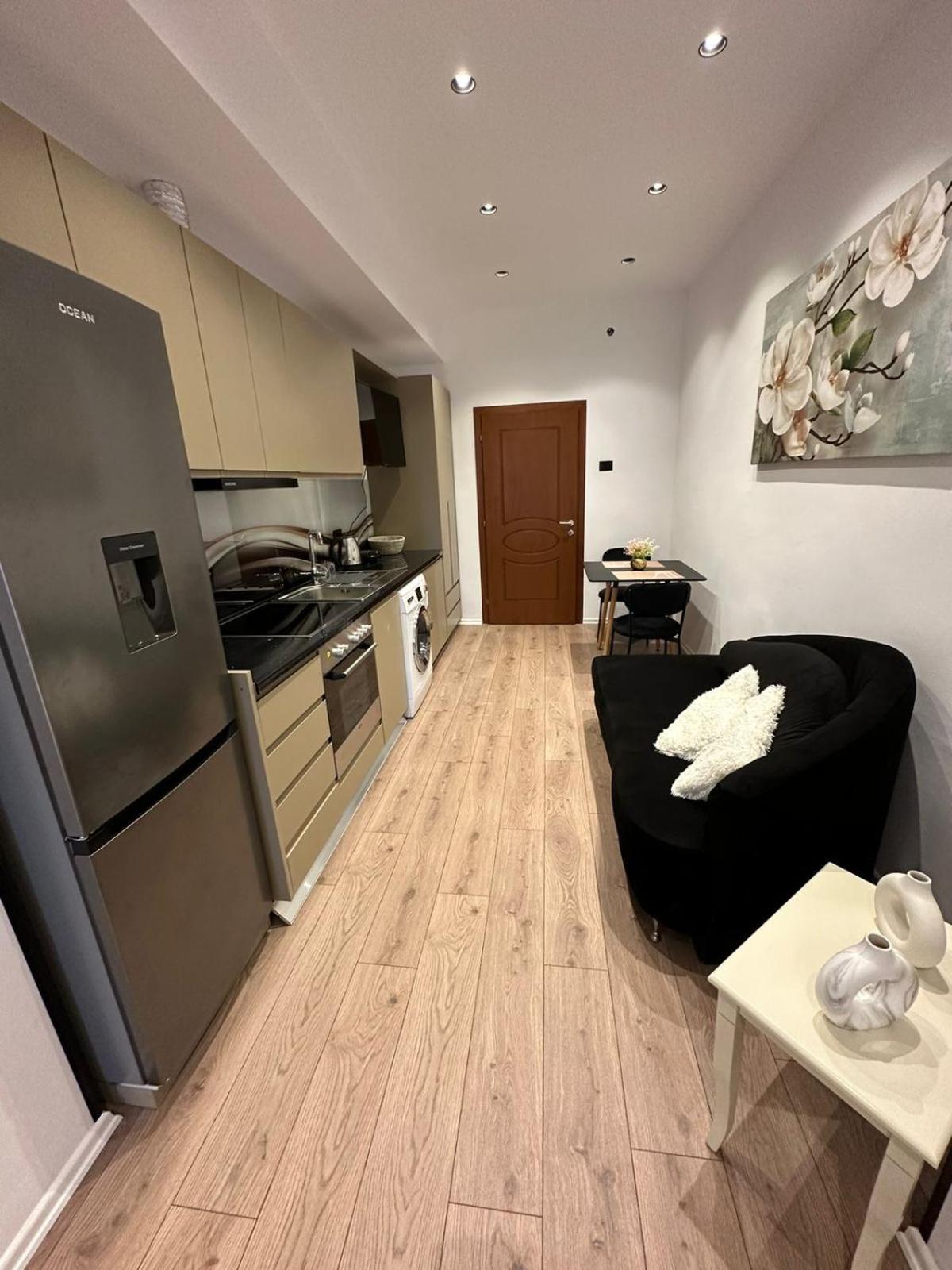 Heart Of Tirana Apartment Ngoại thất bức ảnh