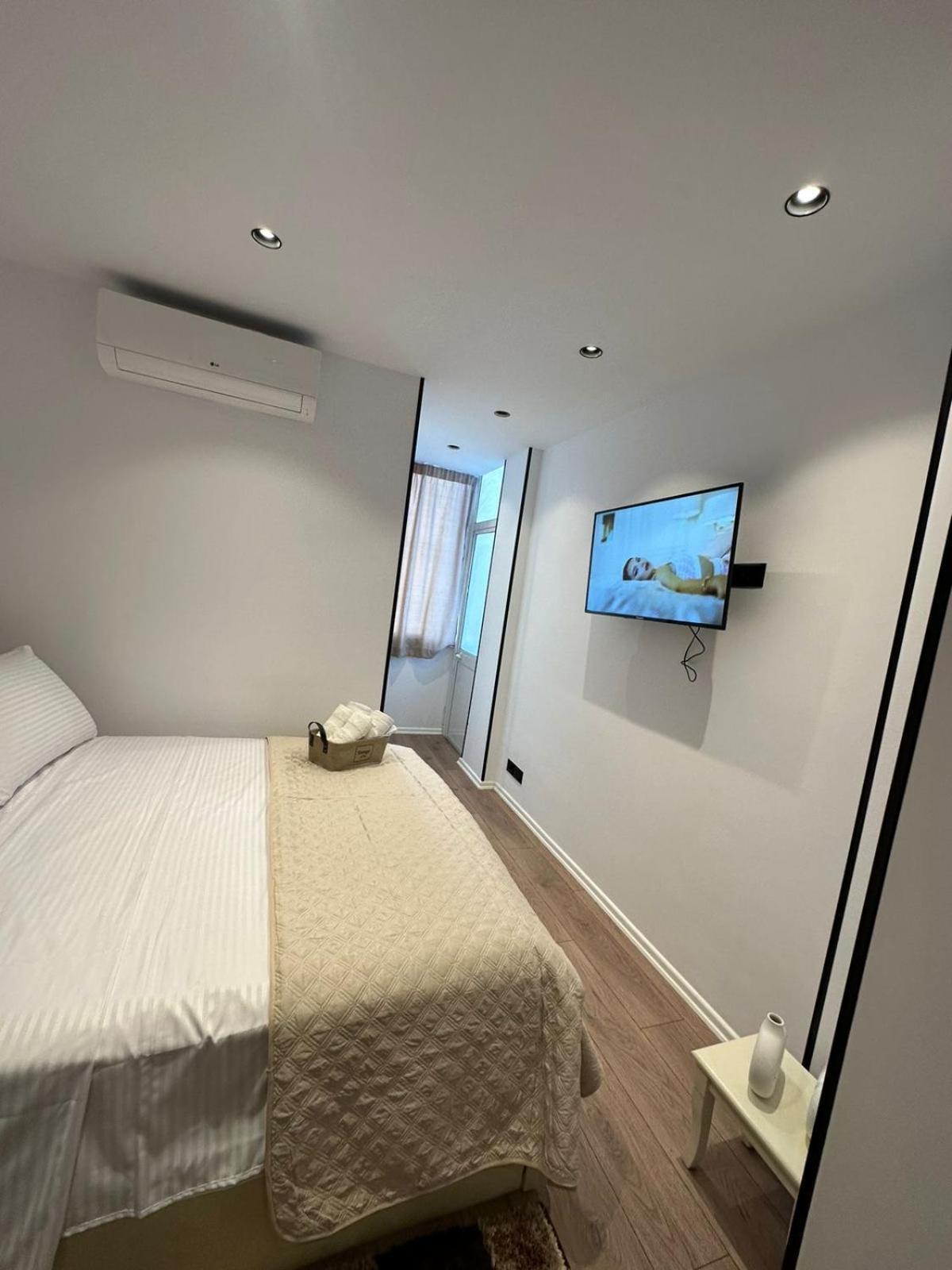 Heart Of Tirana Apartment Ngoại thất bức ảnh